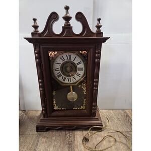 Spartus Wood-Look Plastic Mantel Vintage Antique MCM Electric Pendulum Clock